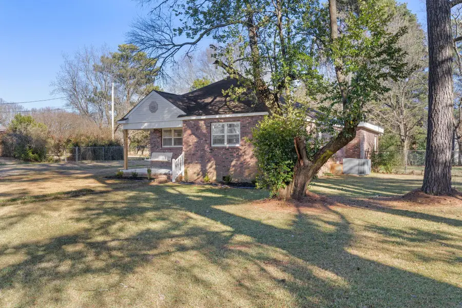 420 E Commons St, Tuscumbia, AL 35674 - Image #2