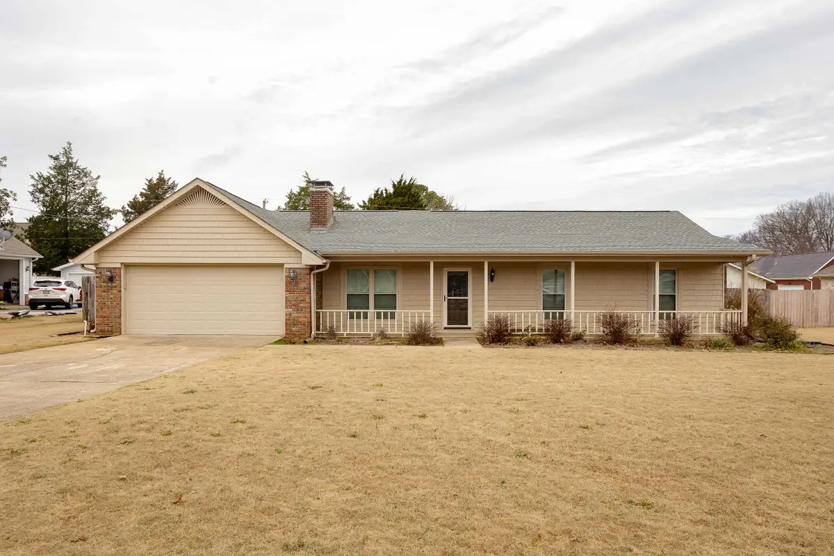 603 Hickory Ave, Muscle Shoals, AL 35661 - Image #1