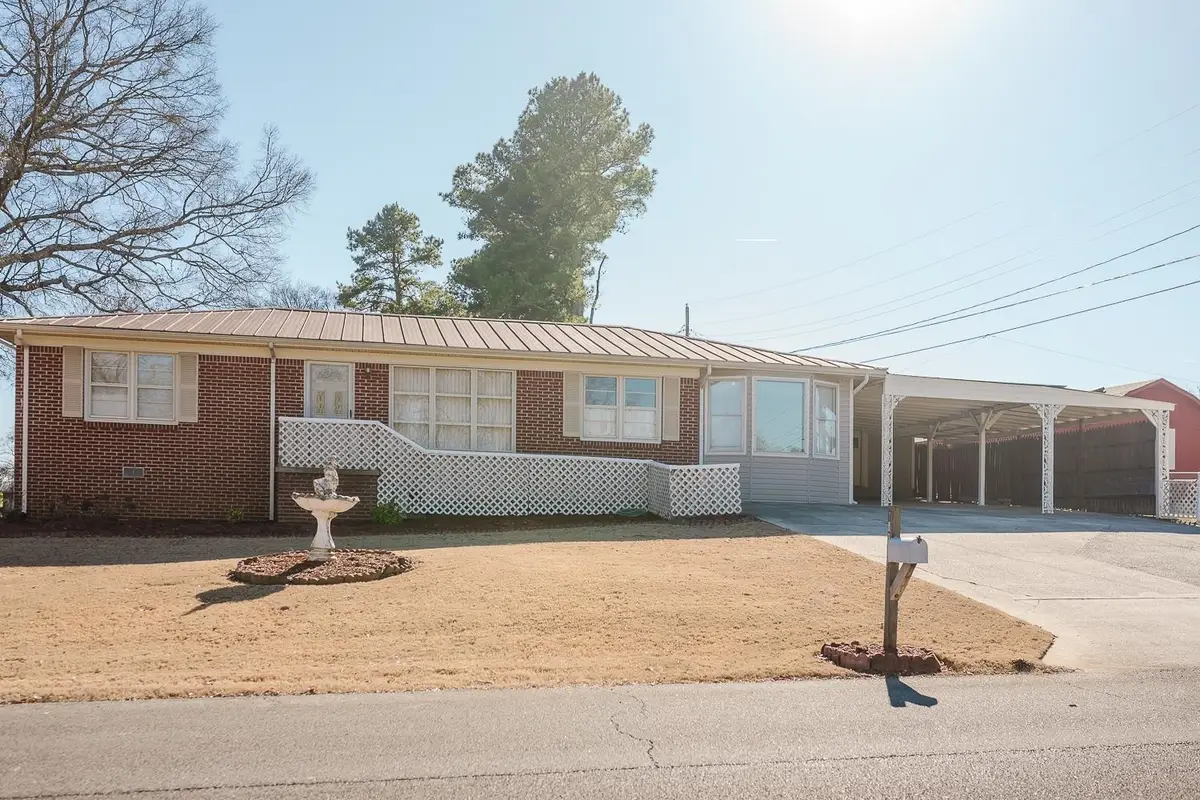 103 Plant St, Muscle Shoals, AL 35661 - Image #1