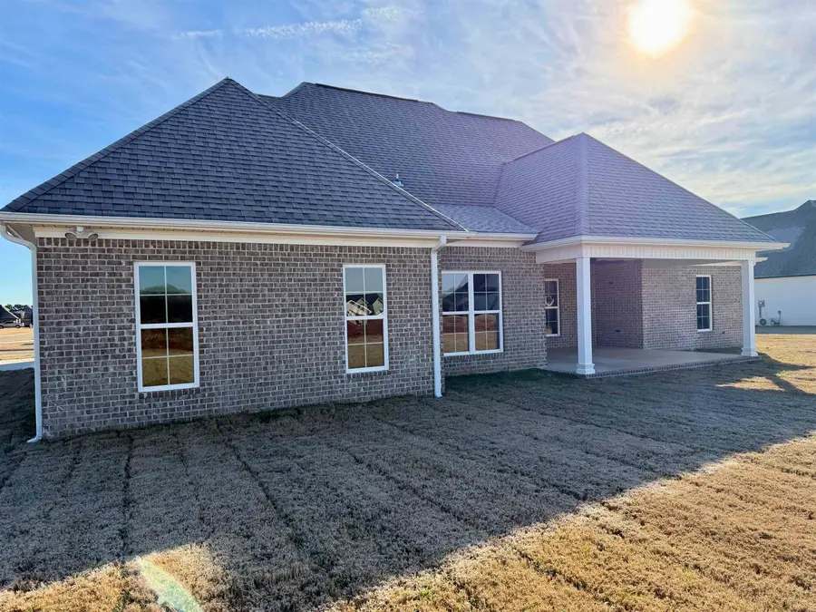 82 Todd Dr, Muscle Shoals, AL 35661 - Image #3