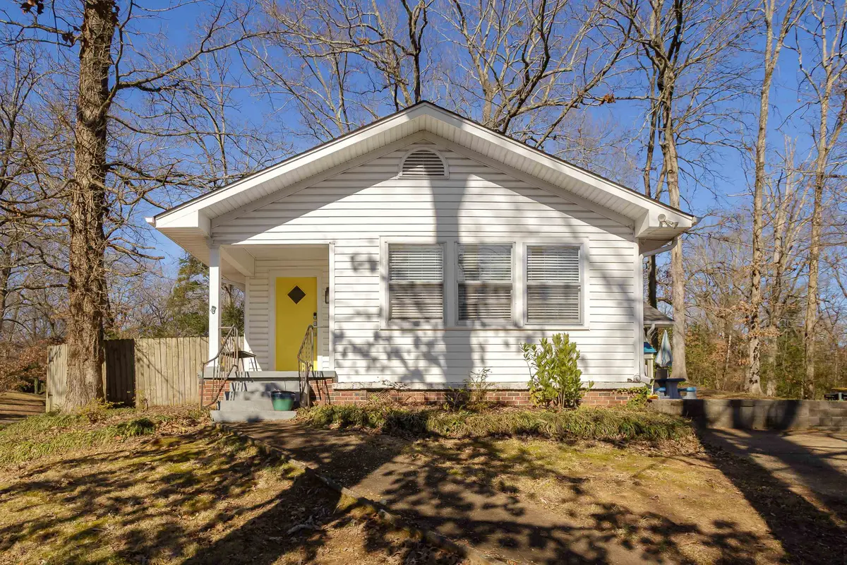 1010 Stewart Ave, Florence, AL 35630 - Image #1