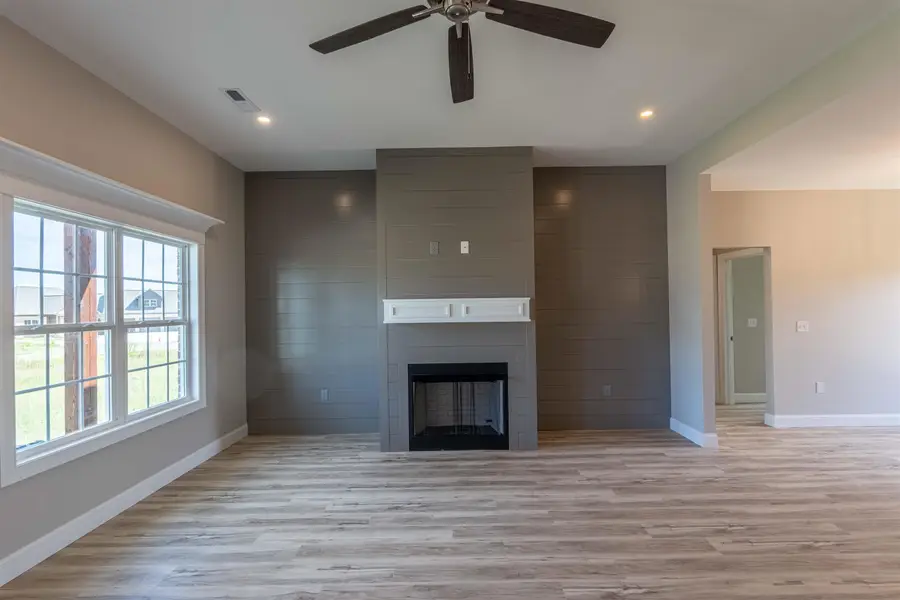 250 Hummingbird Way, Killen, AL 35645 - #3