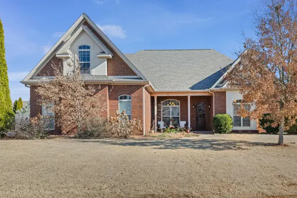 254 Cypress Creek Dr, Florence, AL 35633