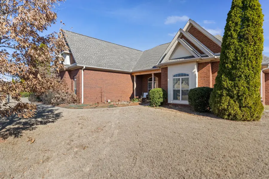 254 Cypress Creek Dr, Florence, AL 35633 - Image #2