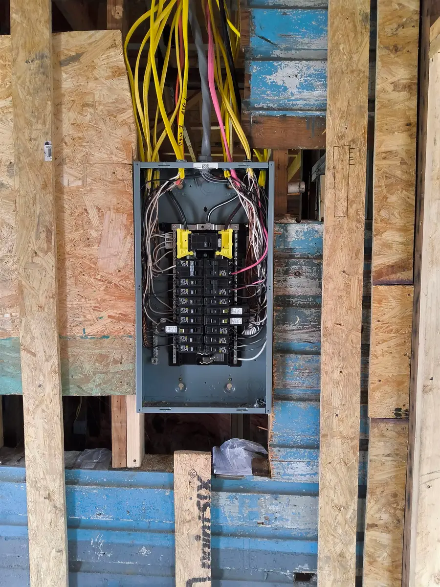 1305 Gordon Dr, Sheffield, AL 35660 - #3