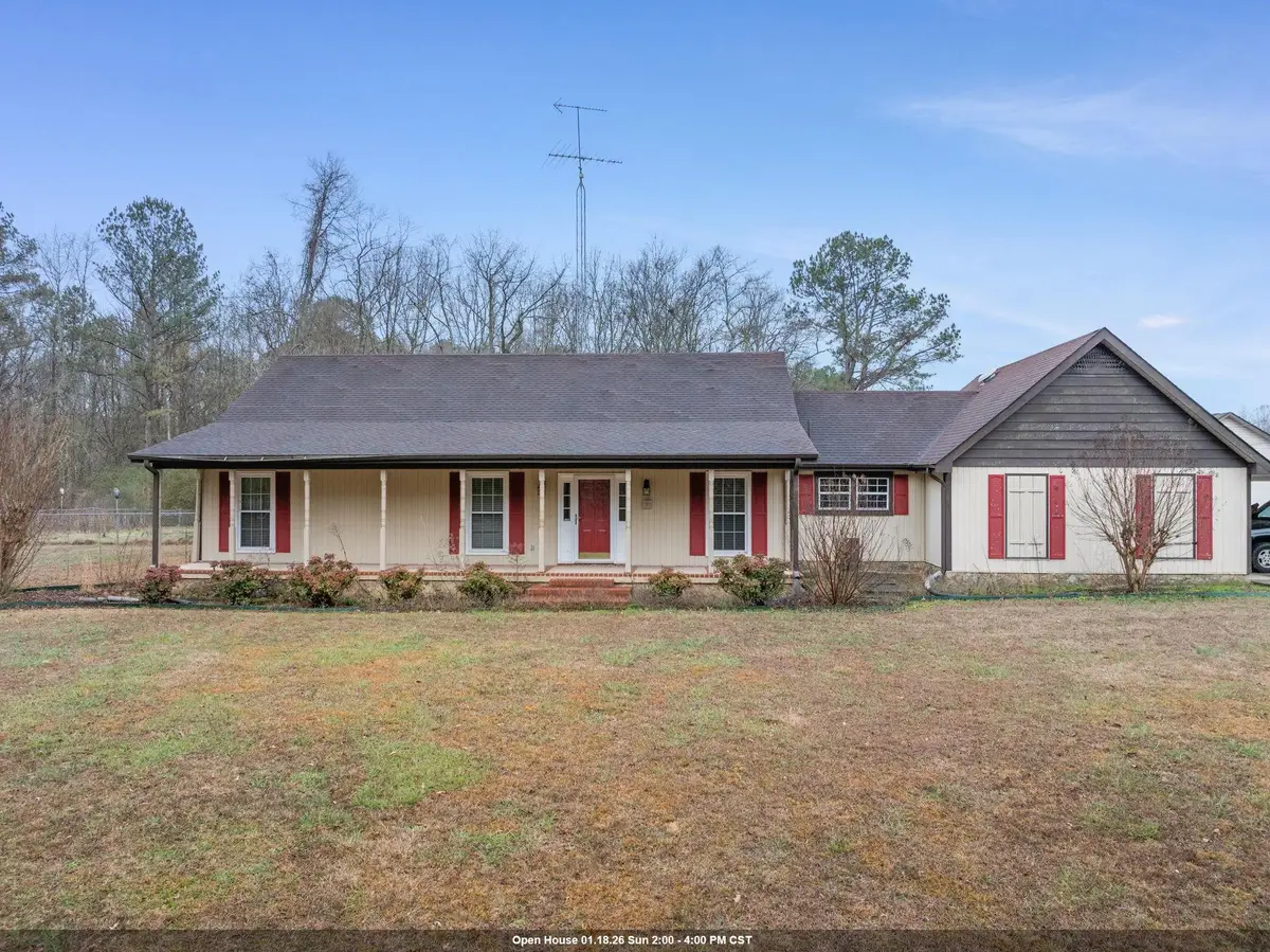 420 Rocky Ford Ln, Florence, AL 35634 - Image #1