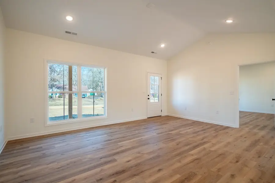 282 Elgin Hills Dr, Rogersville, AL 35652 - Image #3