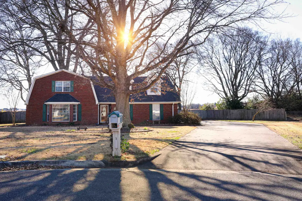 127 Murray Dr, Muscle Shoals, AL 35661 - Image #1