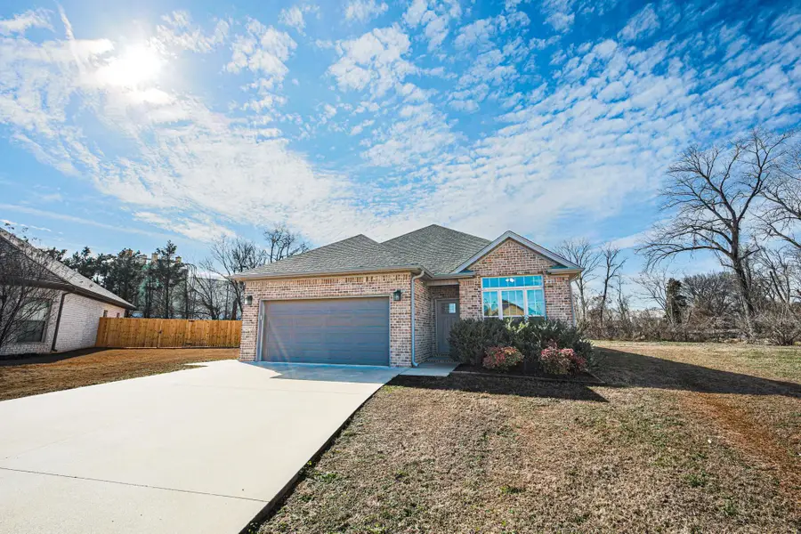 152 Harmony Dr, Tuscumbia, AL 35674 - Image #2