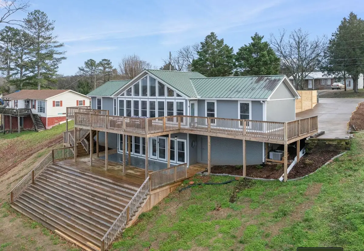 435 Carter Dr, Tuscumbia, AL 35674 - Image #1