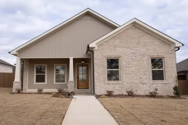 114 Silver Leaf Ln, Florence, AL 35633