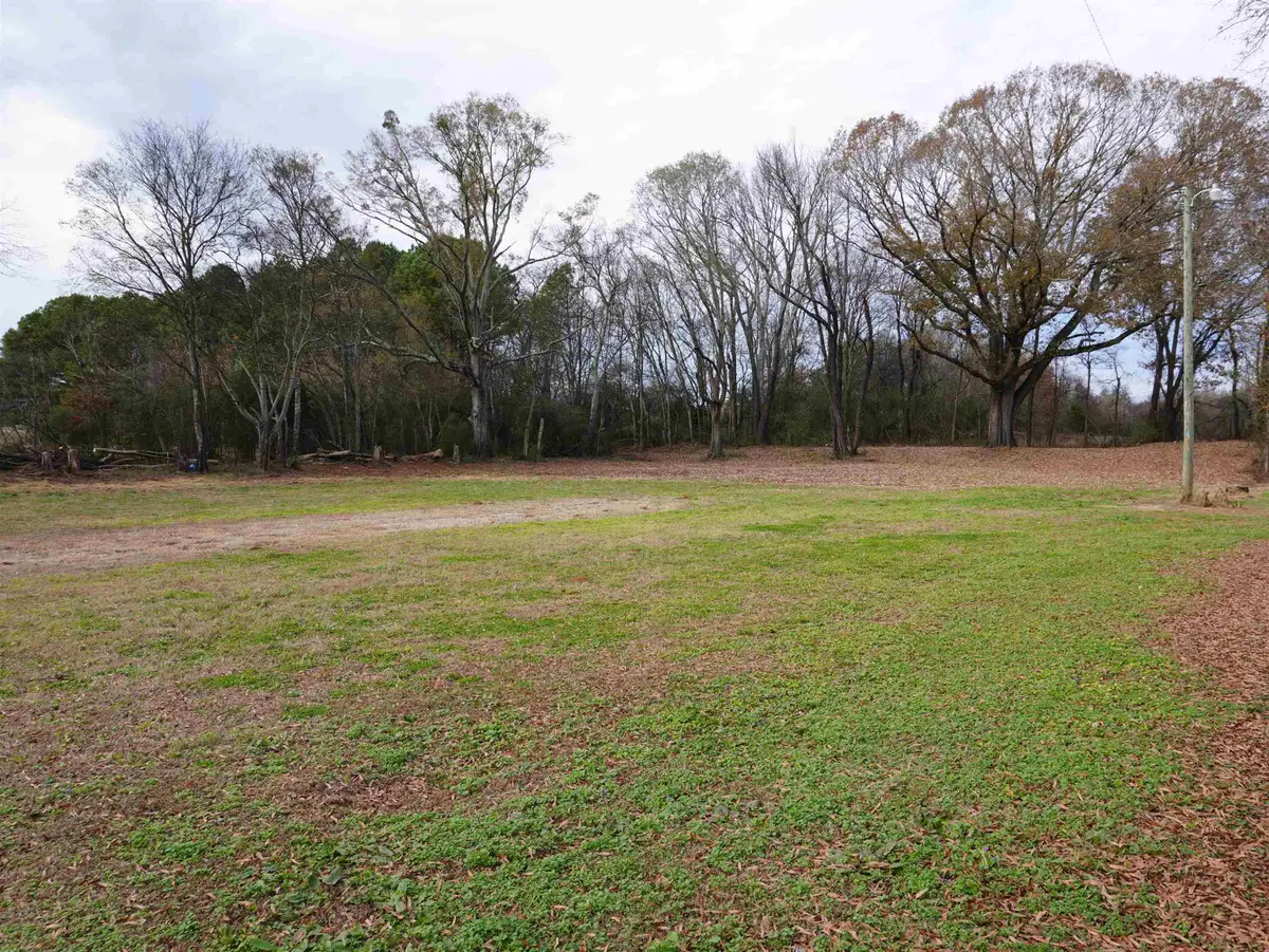 755 Hughes St, Muscle Shoals, AL 35661 - Image #1