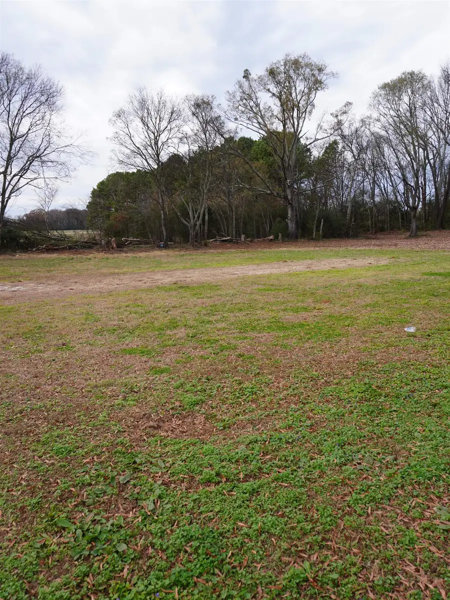 755 Hughes St, Muscle Shoals, AL 35661 - Image #2