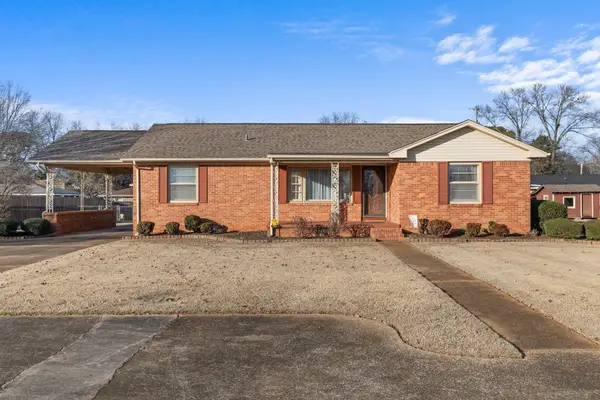 707 Tuxedo Ave, Muscle Shoals, AL 35661