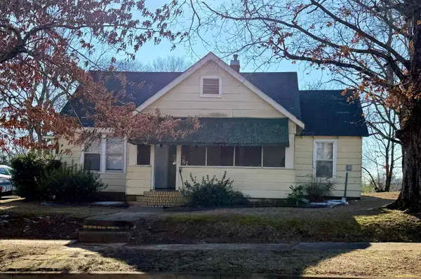 1311 E 30th St, Sheffield, AL 35660