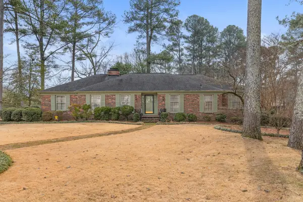 2126 Chickasaw Dr, Florence, AL 35630