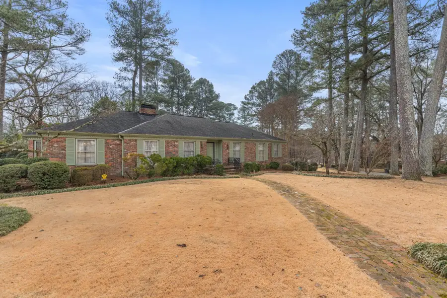 2126 Chickasaw Dr, Florence, AL 35630 - Image #2