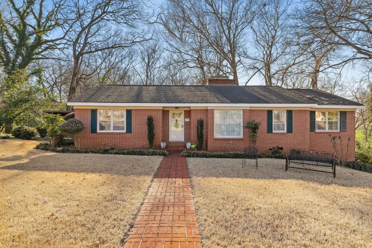 101 Lakewood Dr, Sheffield, AL 35660 - Image #1