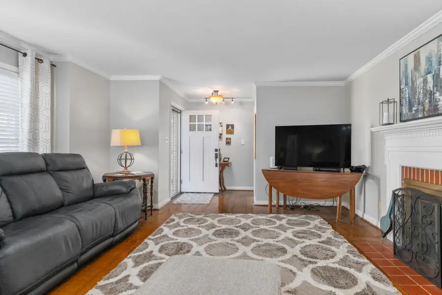 101 Lakewood Dr, Sheffield, AL 35660 - Image #2