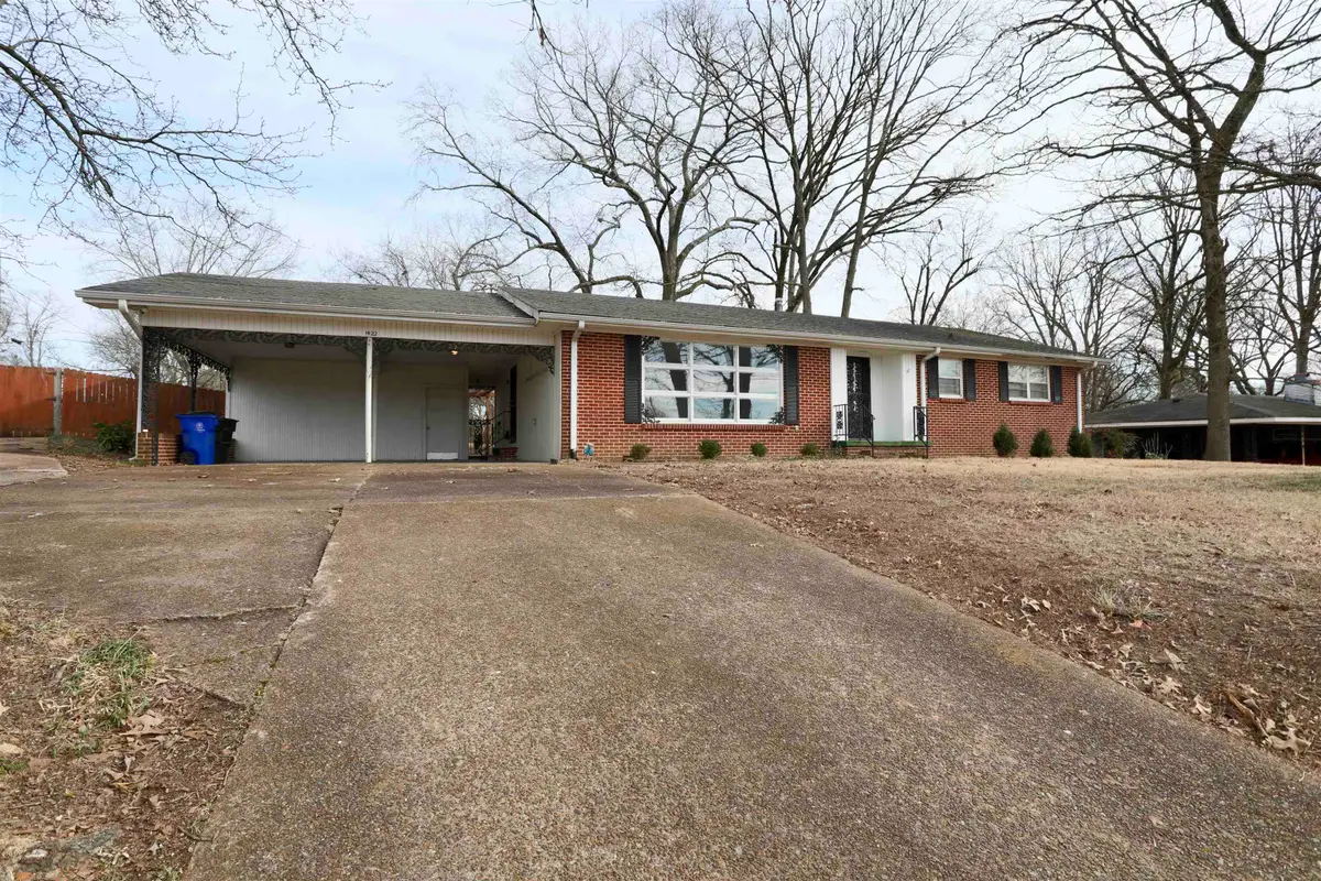 1422 Lawrence St, Florence, AL 35630 - #1