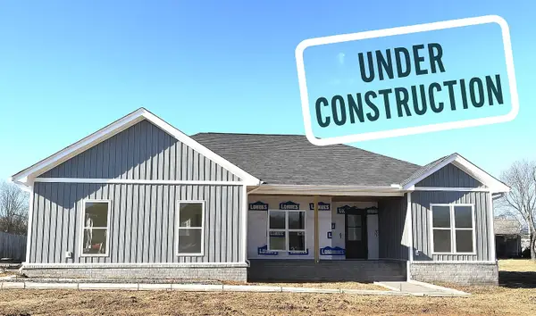 73 Sunset Dr, Muscle Shoals, AL 35661