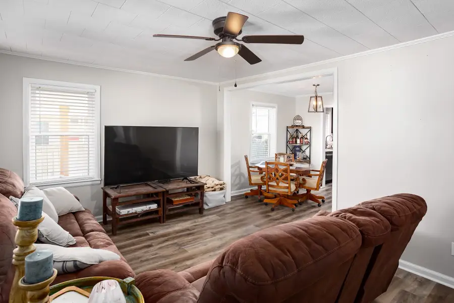 1014 N Commons St, Tuscumbia, AL 35674 - #3