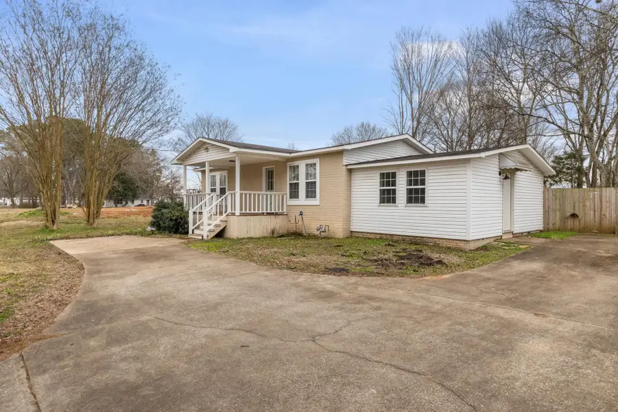 2818 Lee St, Rogersville, AL 35652 - #2