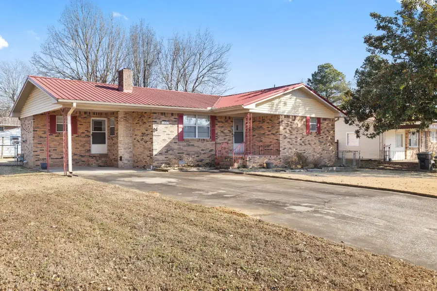 1002 Denson Ave, Cullman, AL 35055 - #2