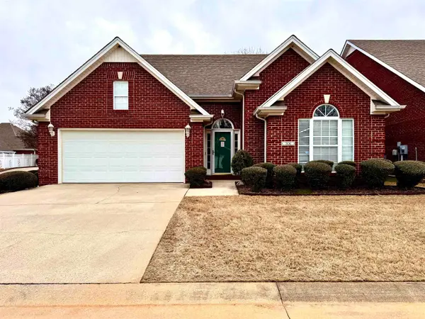306 Helen Ct Three, Tuscumbia, AL 35674