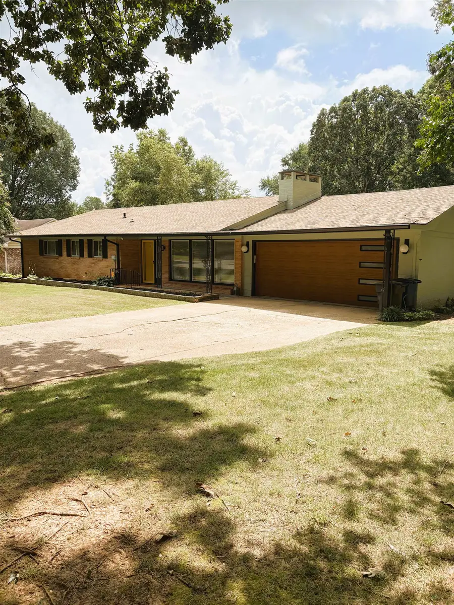 2132 Chickasaw Dr, Florence, AL 35630 - #2