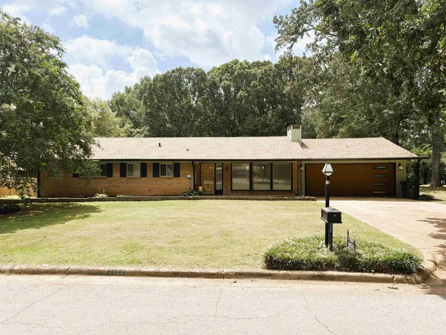 2132 Chickasaw Dr, Florence, AL 35630 - #3