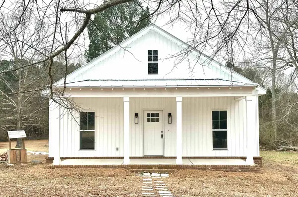 1802 Woodbreeze Cir, Hartselle, AL 35640