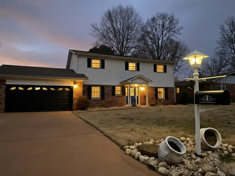 569 Hazelwood Dr, Florence, AL 35630 - #2