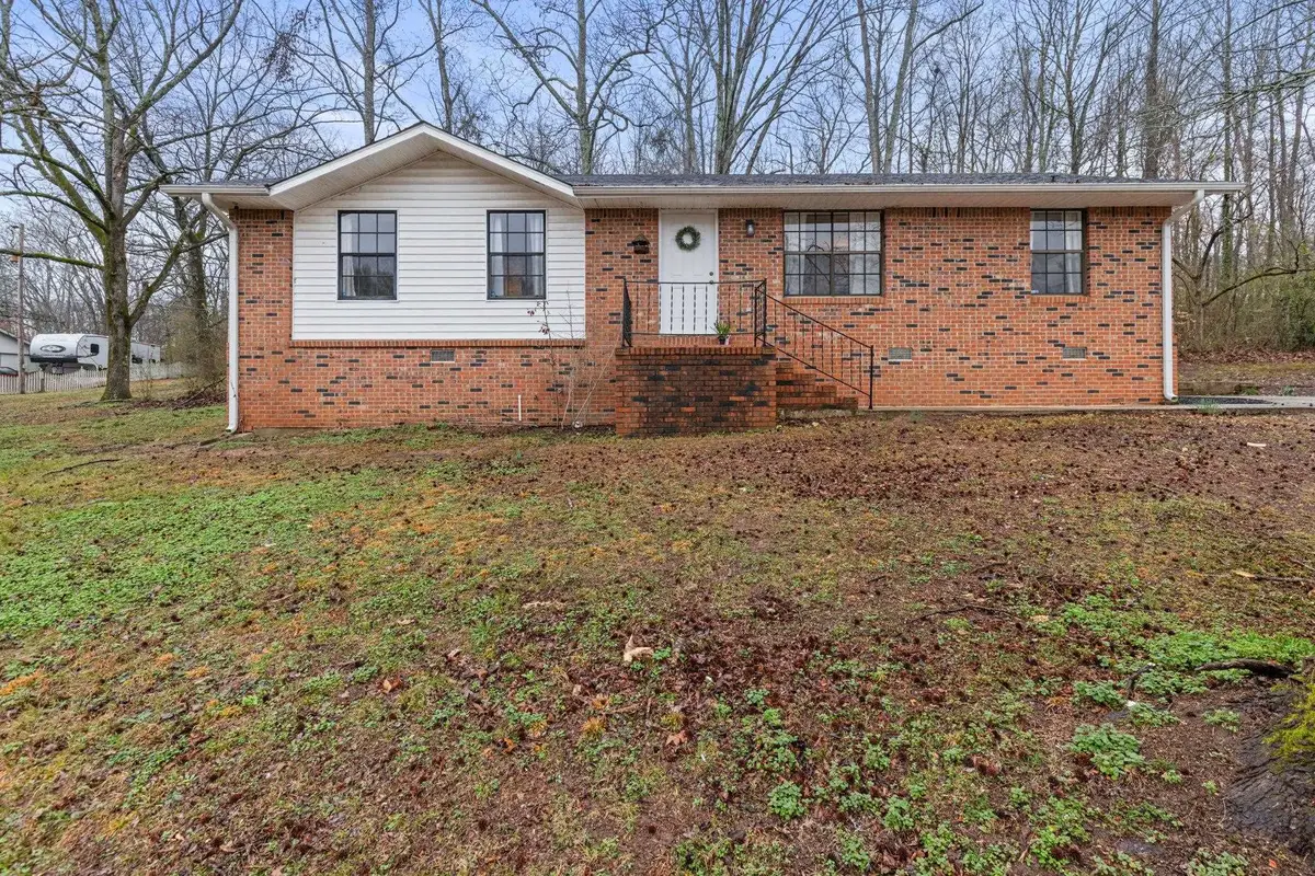 233 Brookside Dr, Killen, AL 35645 - #1