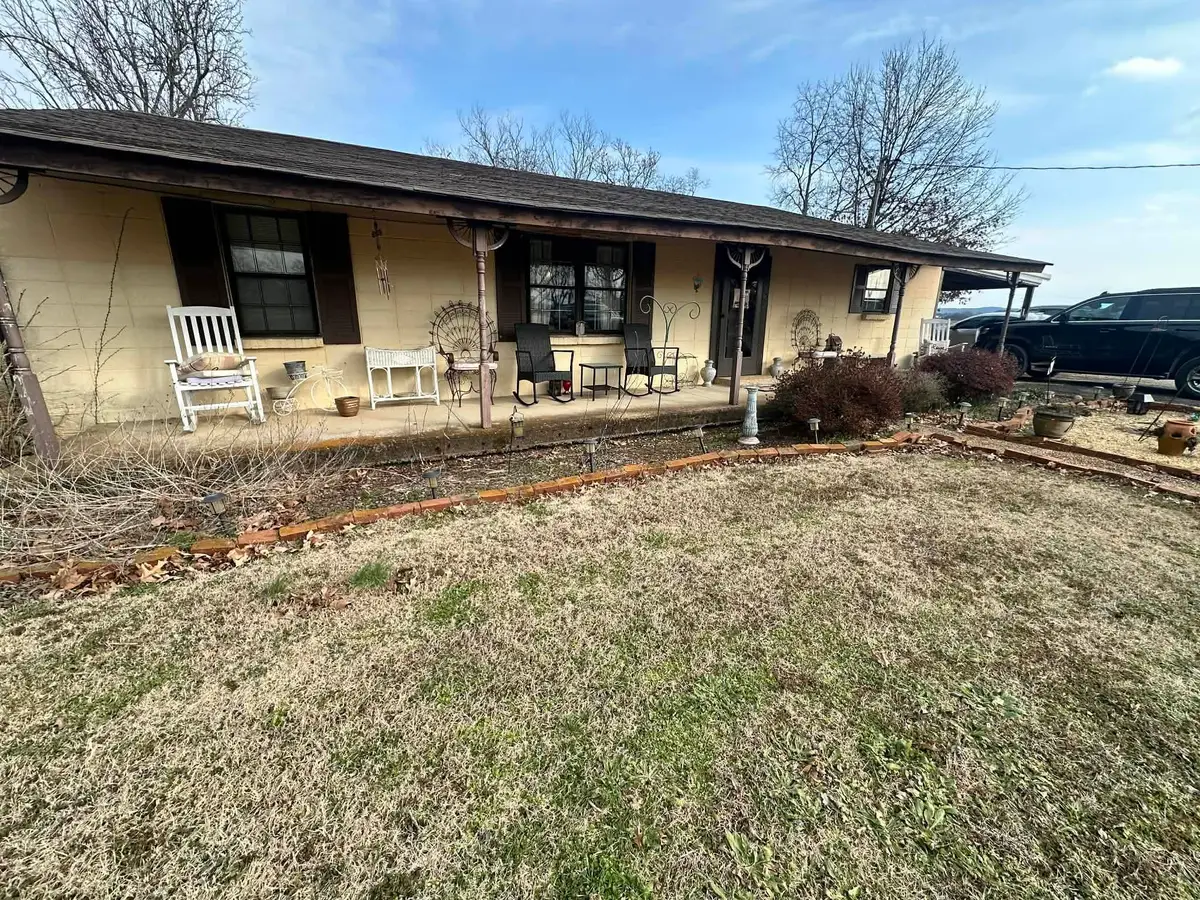 6430 Ricks Ln, Tuscumbia, AL 35674 - #1