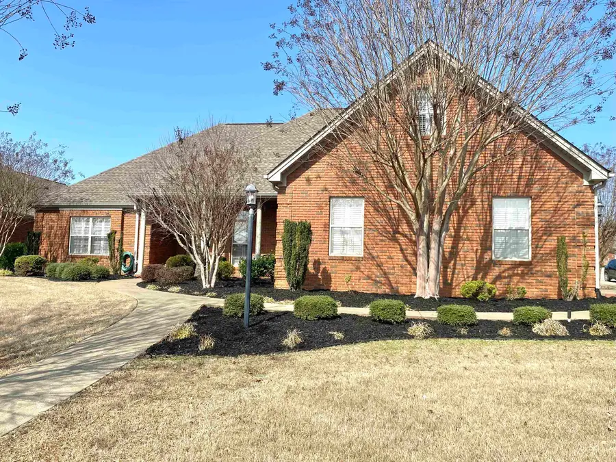 102 James Ct, Florence, AL 35630 - #2