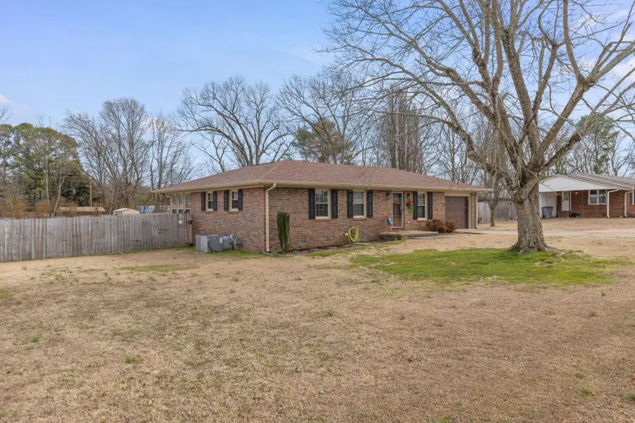 4008 Hayes St, Florence, AL 35633 - #3