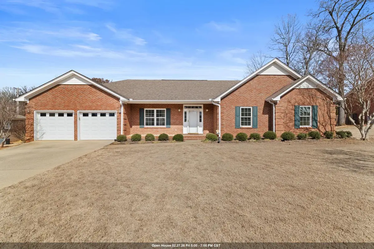 324 Kingston Dr, Florence, AL 35633 - #1