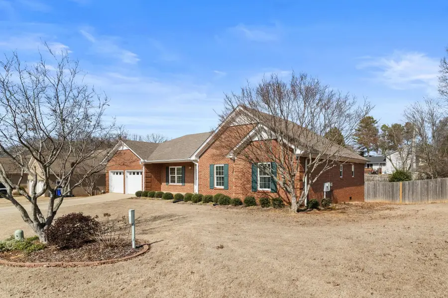 324 Kingston Dr, Florence, AL 35633 - #2