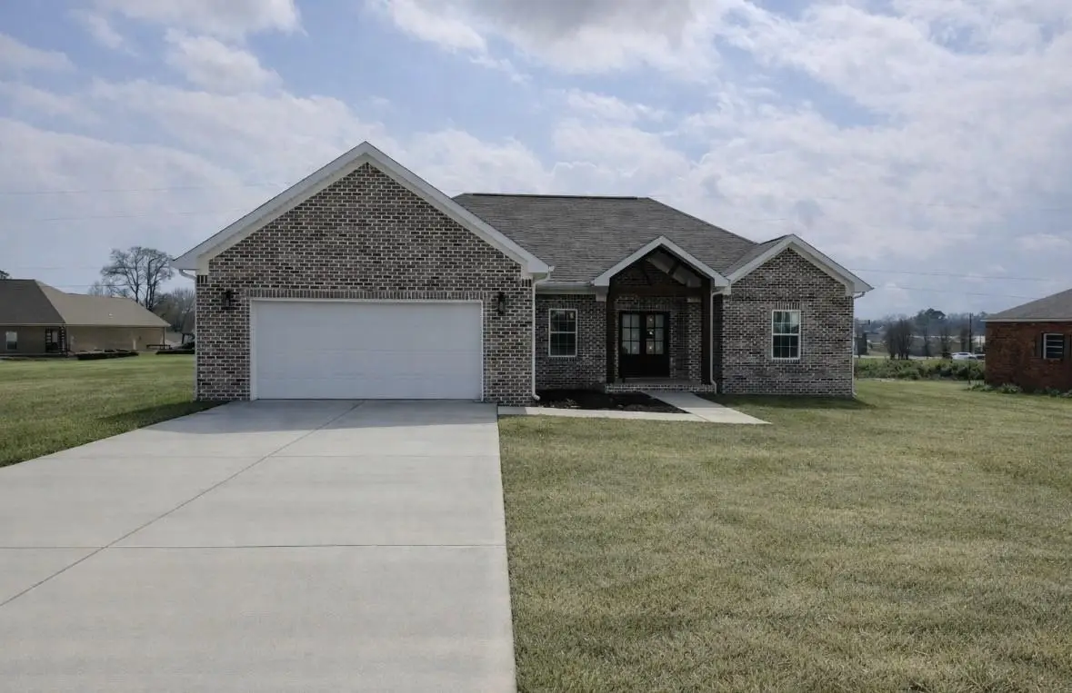 806 Grand Ave, Muscle Shoals, AL 35661 - #1