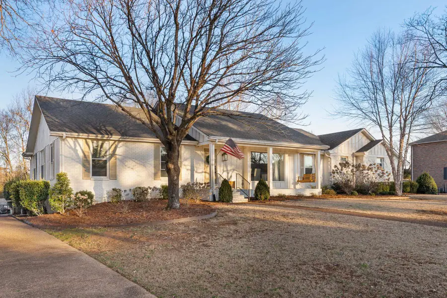 208 Knights Bridge Rd, Florence, AL 35630 - #2