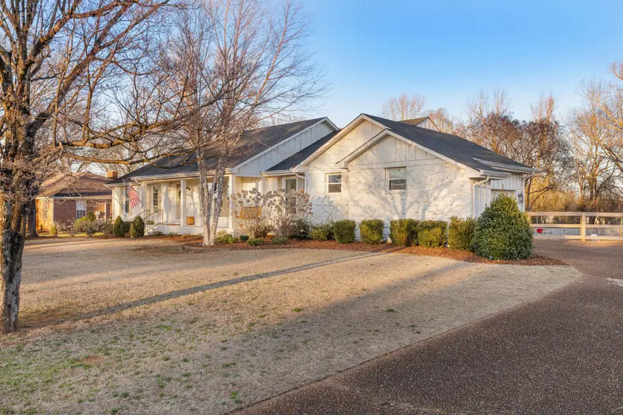 208 Knights Bridge Rd, Florence, AL 35630 - #3