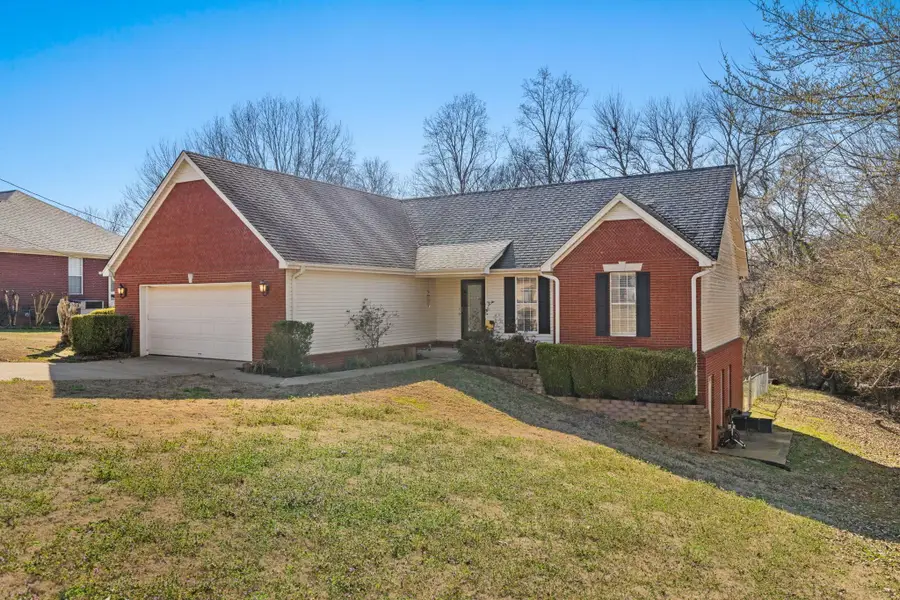 1008 Brookhill Dr, Killen, AL 35645 - #2