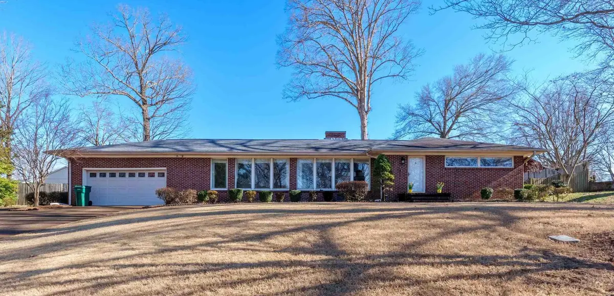 3306 E 19th Ave, Sheffield, AL 35660 - #1