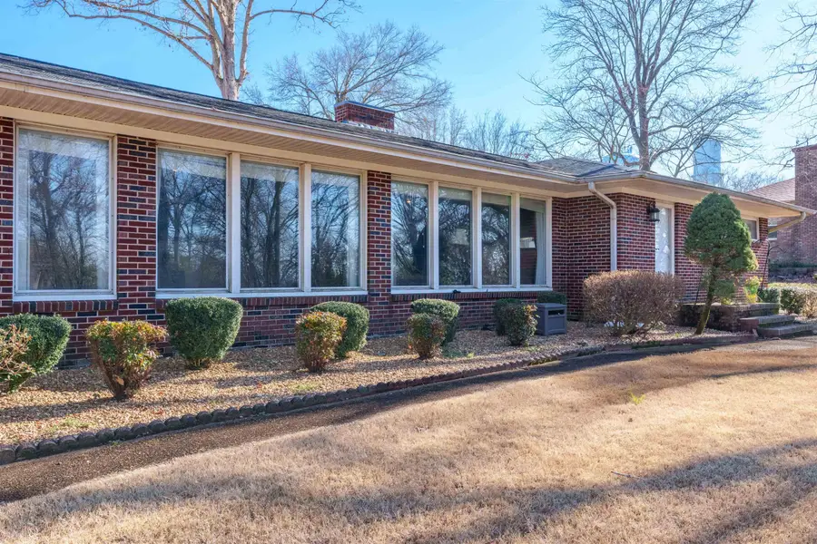 3306 E 19th Ave, Sheffield, AL 35660 - #2