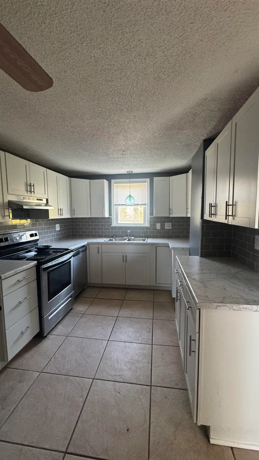 904 E 1st St, Tuscumbia, AL 35674 - #2