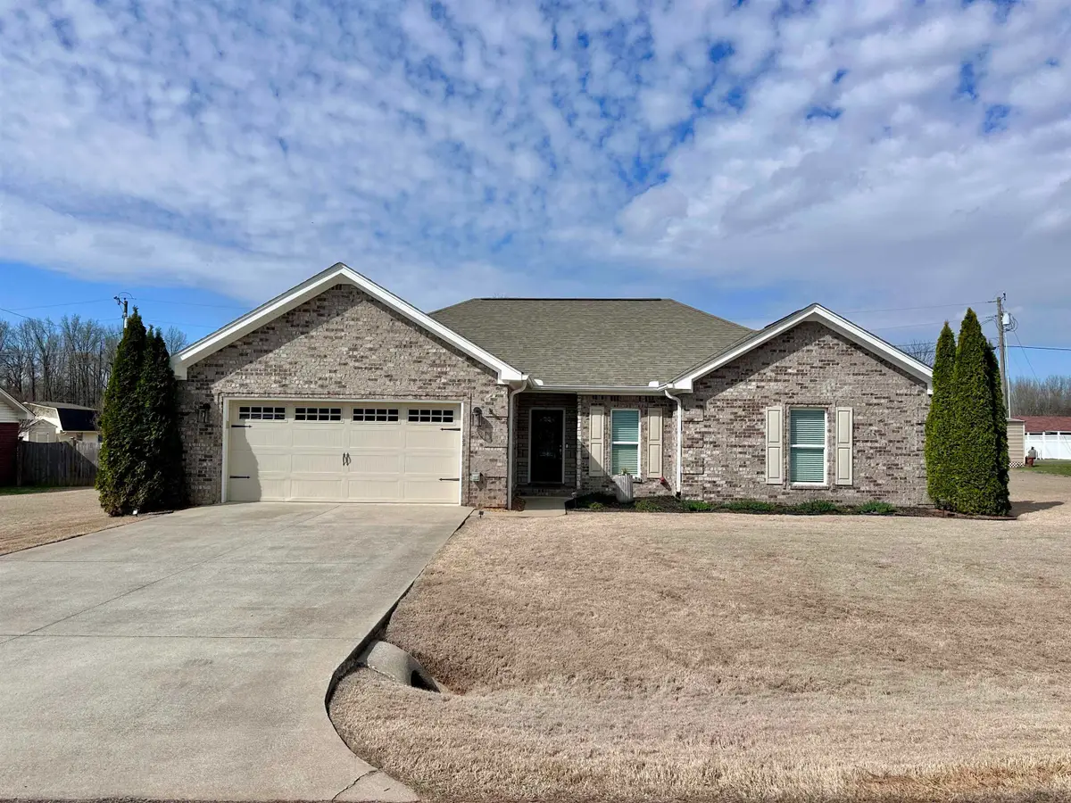 116 Bunnell Ave, Muscle Shoals, AL 35661 - #1