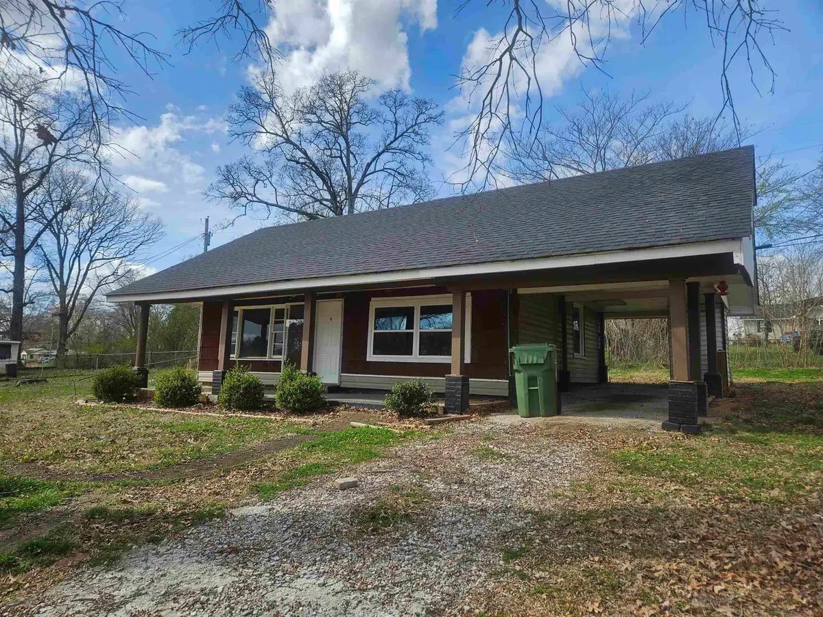 914 Madison St, Tuscumbia, AL 35674 - #1