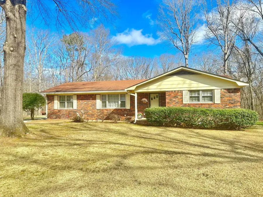 445 Chickasaw Dr, Cherokee, AL 35616 - #2