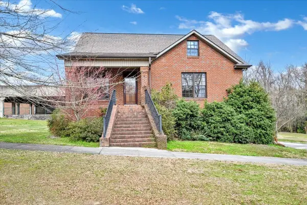 407 4th St, Cullman, AL 35055